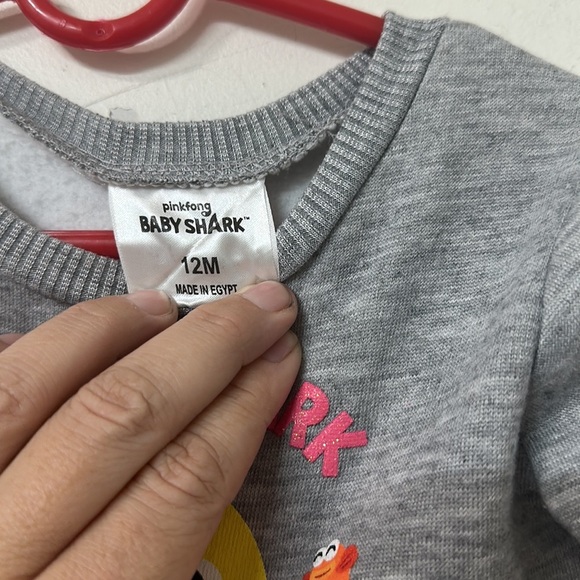 Baby shark sweater - Picture 2 of 2
